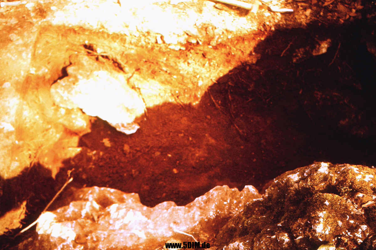 Volmeabstieg/1976042(5)-xxxx_E_04_(C_04)_D_NW_HA-Delstern_Volmeabstieg_Hanerthoehle2_Grabungsprofil_Staplackseite_1200x0800