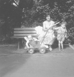 D/NRW/HA/Stadtgarten/19600xxx_FA0020_Hagen_Stadtgarten_Mutter_mit_beiden_Soehnen_von_Wilhelm_Rothe