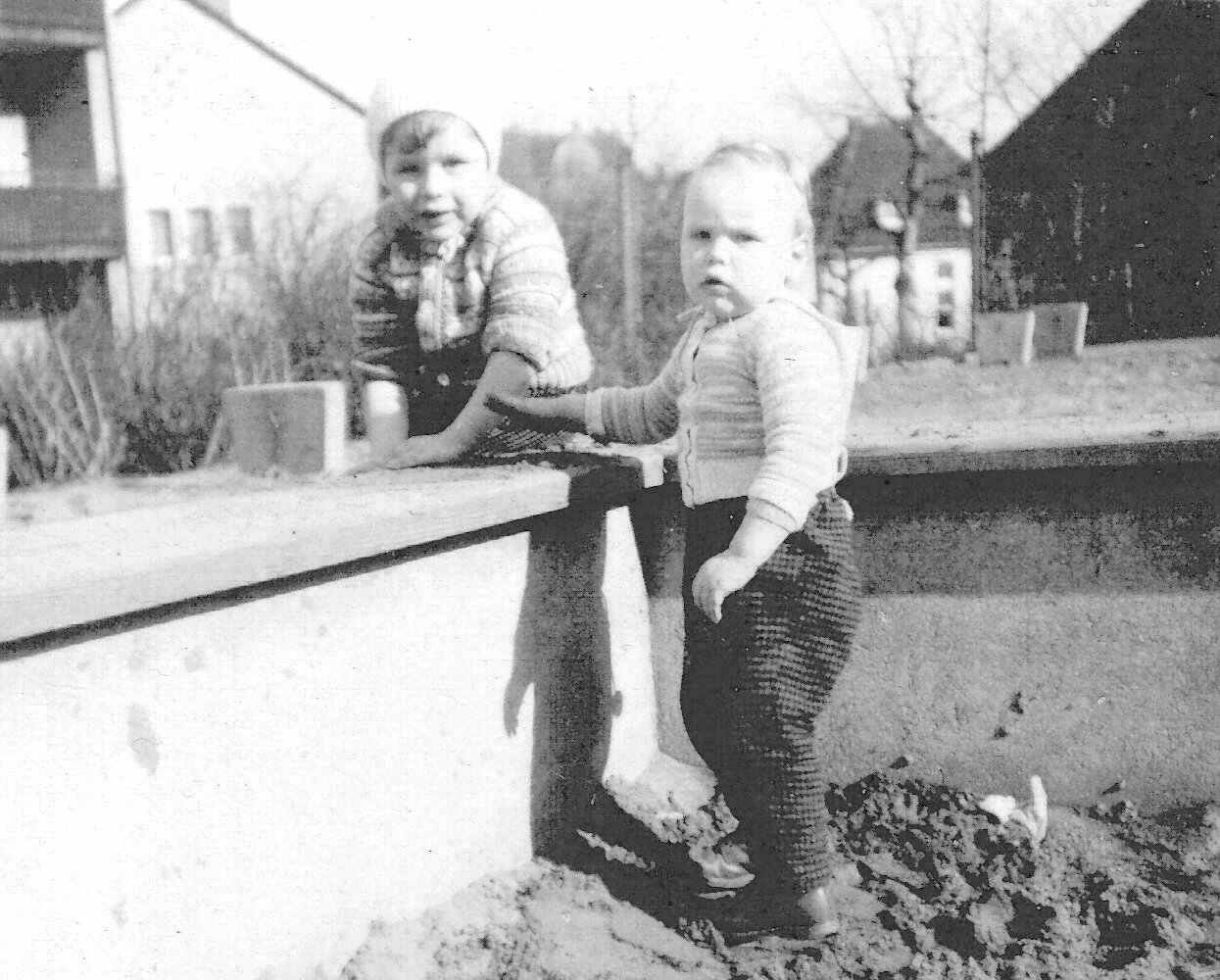 D/NRW/HA/Wehringhausen/1961xxxx_Fotoalbum033_Spielplatz_Oller_Dreisch