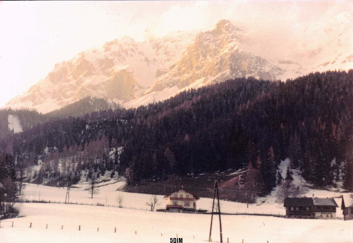 EU/A/Ramsau/197504xx_04-24_Detail_Ramsau_am_Dachstein_1200x0826