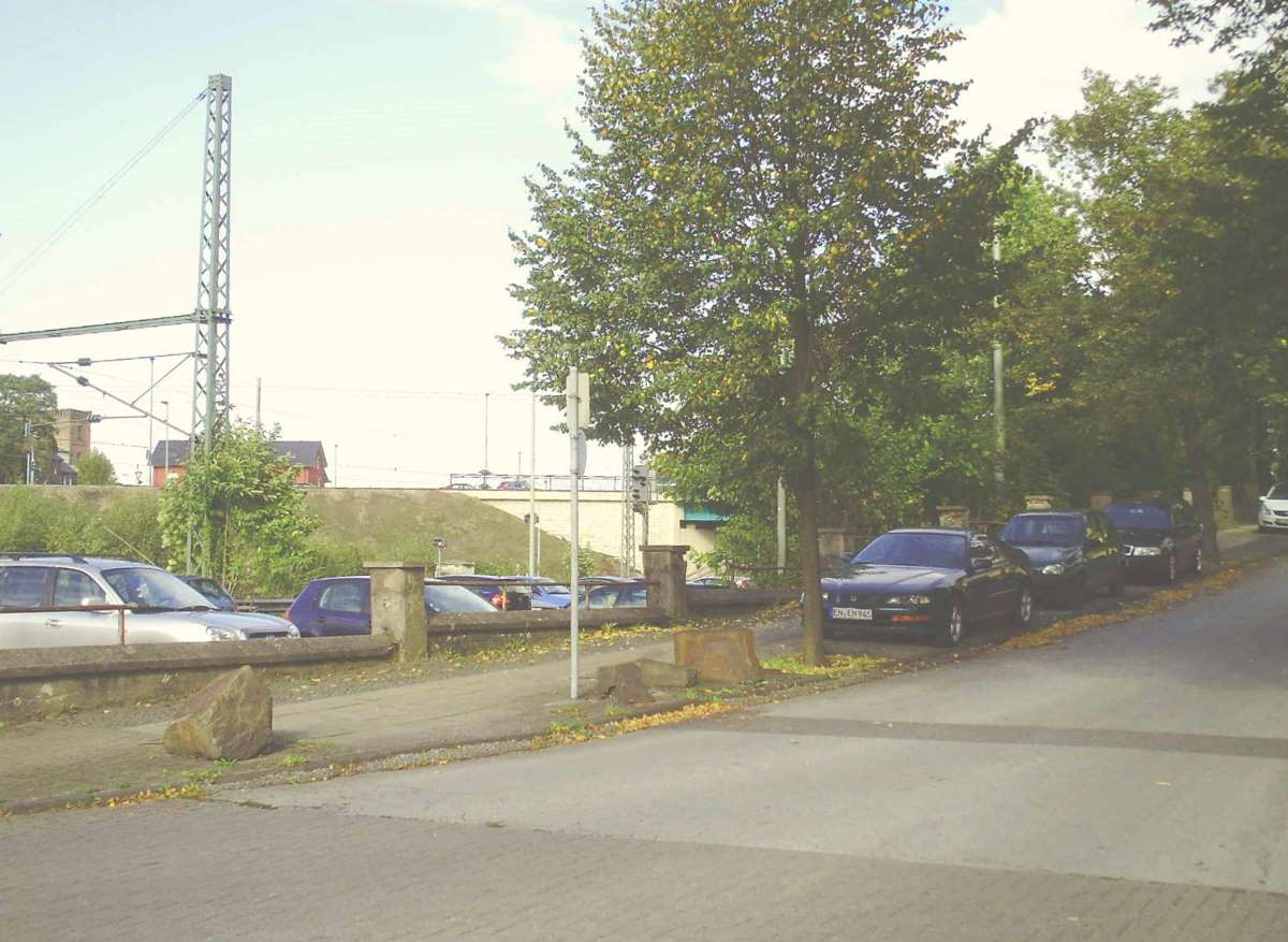 D/NRW/EN/Hattingen/City/Bahnhofstrasse/20100916s1648_PICT0025_EU_D_NRW_EN_Hattingen_Bahnhofstrasse_mit_Blick_vom_Bahnhofsvorplatz_gen_NO_1200x0877