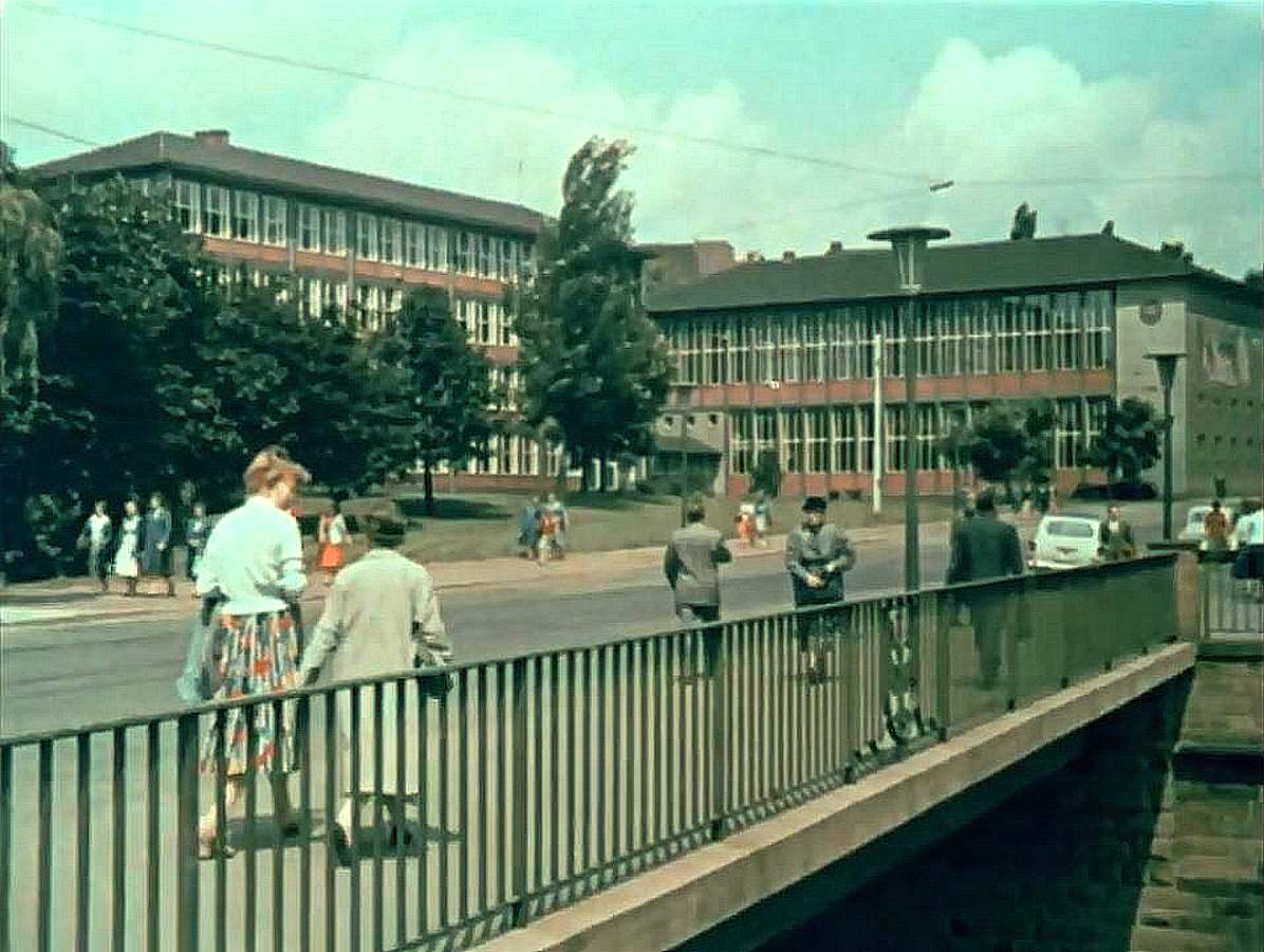 D/NRW/HA/Hagen/Badstrasse/Ricarda-Huch-Schule/1956xxxx_EU_D_NW_HA-City_Badstrasse_Ricarda-Huch-Schule_(Hagen-Film_von_PaulKellermann)