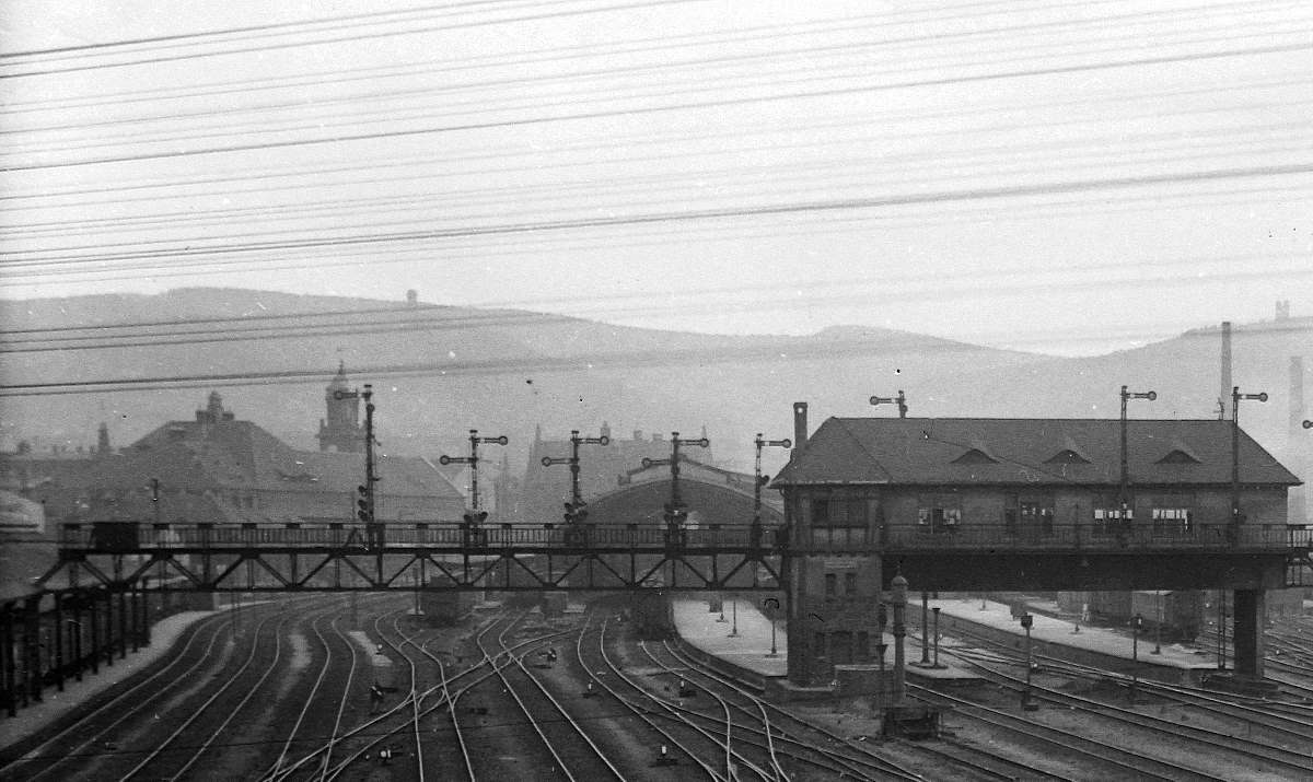 EU/D/NRW/HA/HagenHauptbahnhof/192803xx_IMG_0167_(HansSevermannSenior)_GERICHTET_DETAIL_Bahnhof_1200x0715