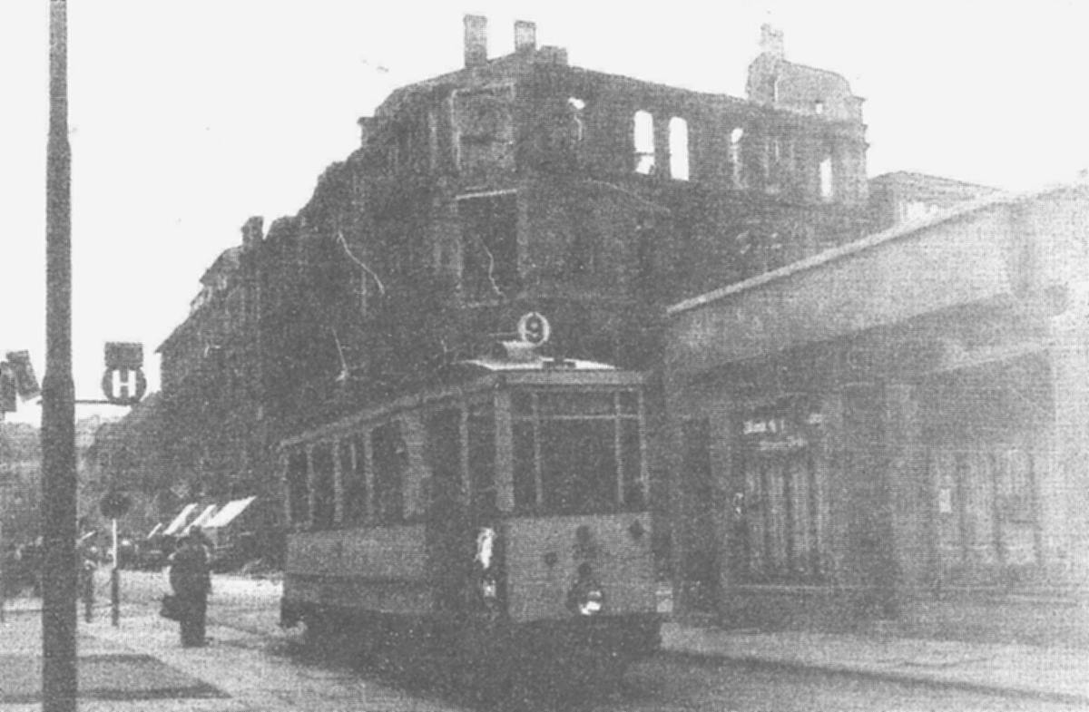 EU/D/NRW/HA/Hagen/Kampstrasse/19500701_SW-Foto_EU_D_NW_HA-City_Kampstrasse_nahe_ElberfelderStrasse_Tram_Tw358_(L+R1989-61)_1200x0785.jpg