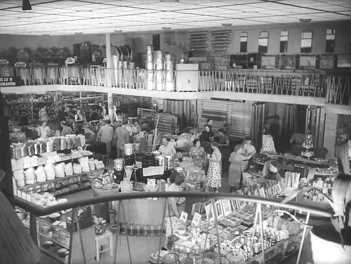 EU/D/NRW/HA/Hagen/Mittelstrasse/KaufhausLimke/1953xxxx_EU_D_NW_HA-City_Mittelstrasse_KaufhausLimke_Halle_(RolfMRost)