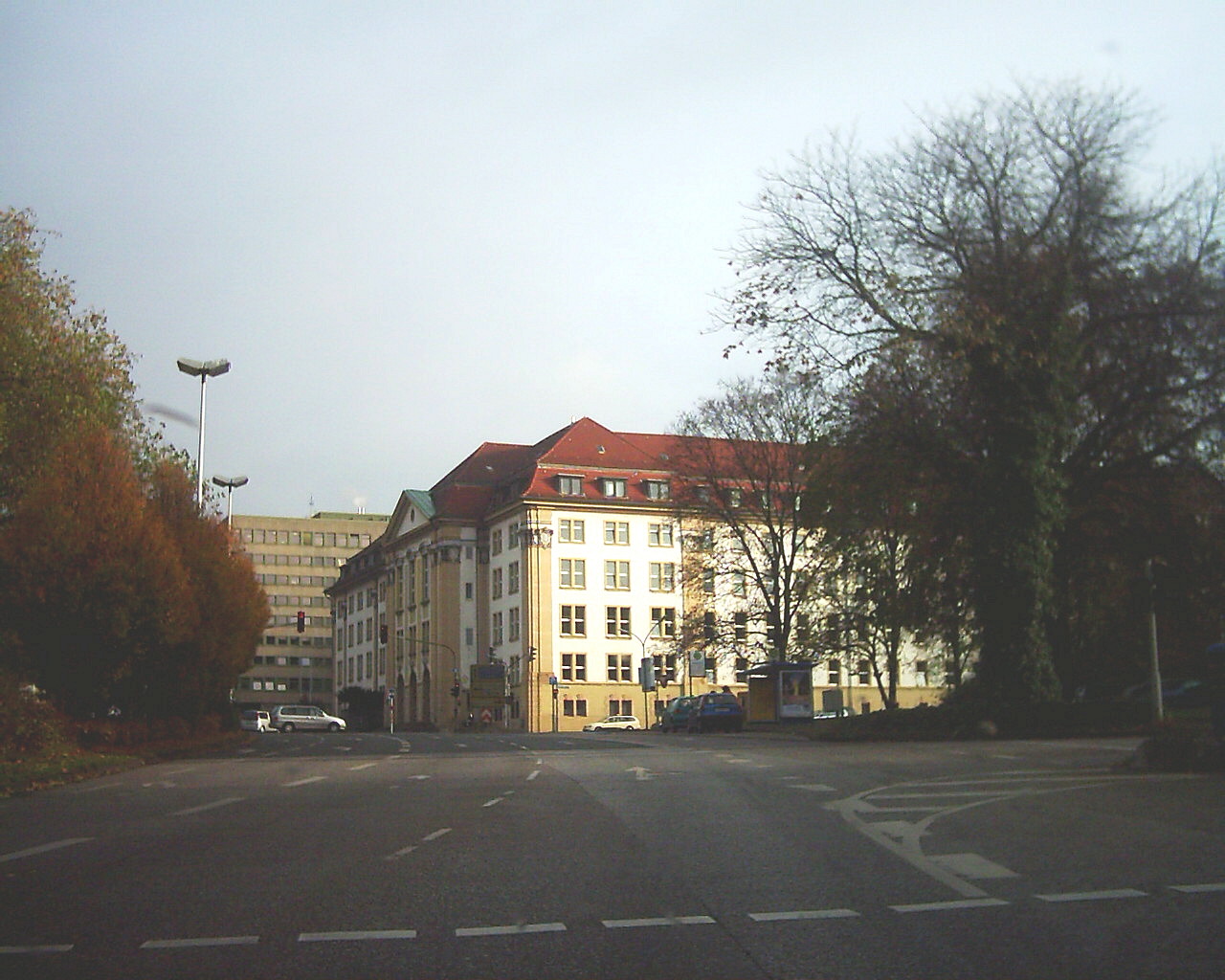 D/NRW/HA/HagenerHeide/Heinitzstrasse/20041115_1020_DSCI0012_Landgerichtsgebaeude_von_SW