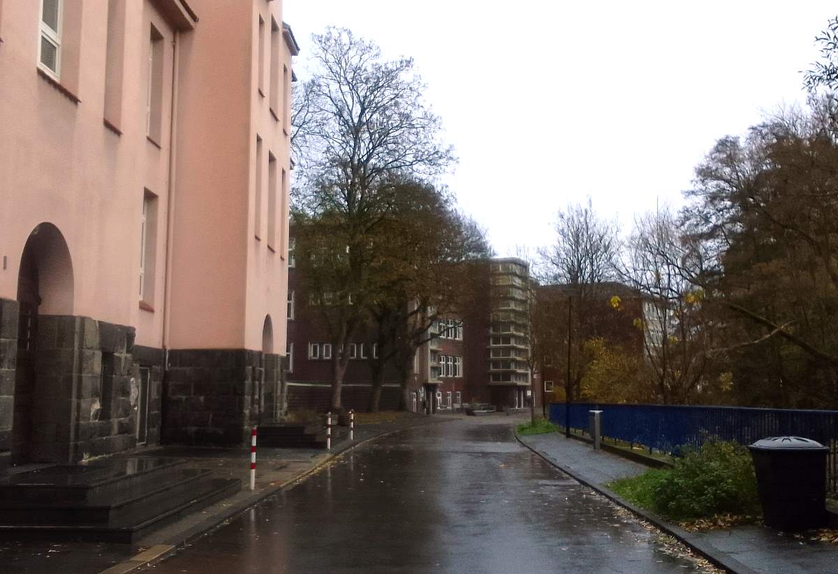 DEU/D/NRW/HA/Haspe/Tillmannsstrasse/20231119w1438i03_EU_D_NW_HA-Haspe_Tillmannsstrasse_Christian-Rohlfs-Gymnasium_DETAIL_Gymnasium_1200x0823