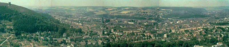 D/NRW/HA/Wehringhausen/Aussichten_vom_Goldberg/1953xxxx_EU_D_NW_HA_Goldberg_Bismarckturm_Hagen-Panorama_(RolfMRost)