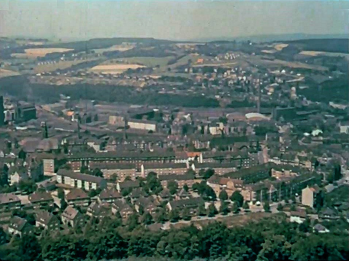 D/NRW/HA/Wehringhausen/Aussichten_vom_Goldberg/1956xxxx_EU_D_NW_HA_Goldberg_Bismarckturm_Michaelviertel-Panorama