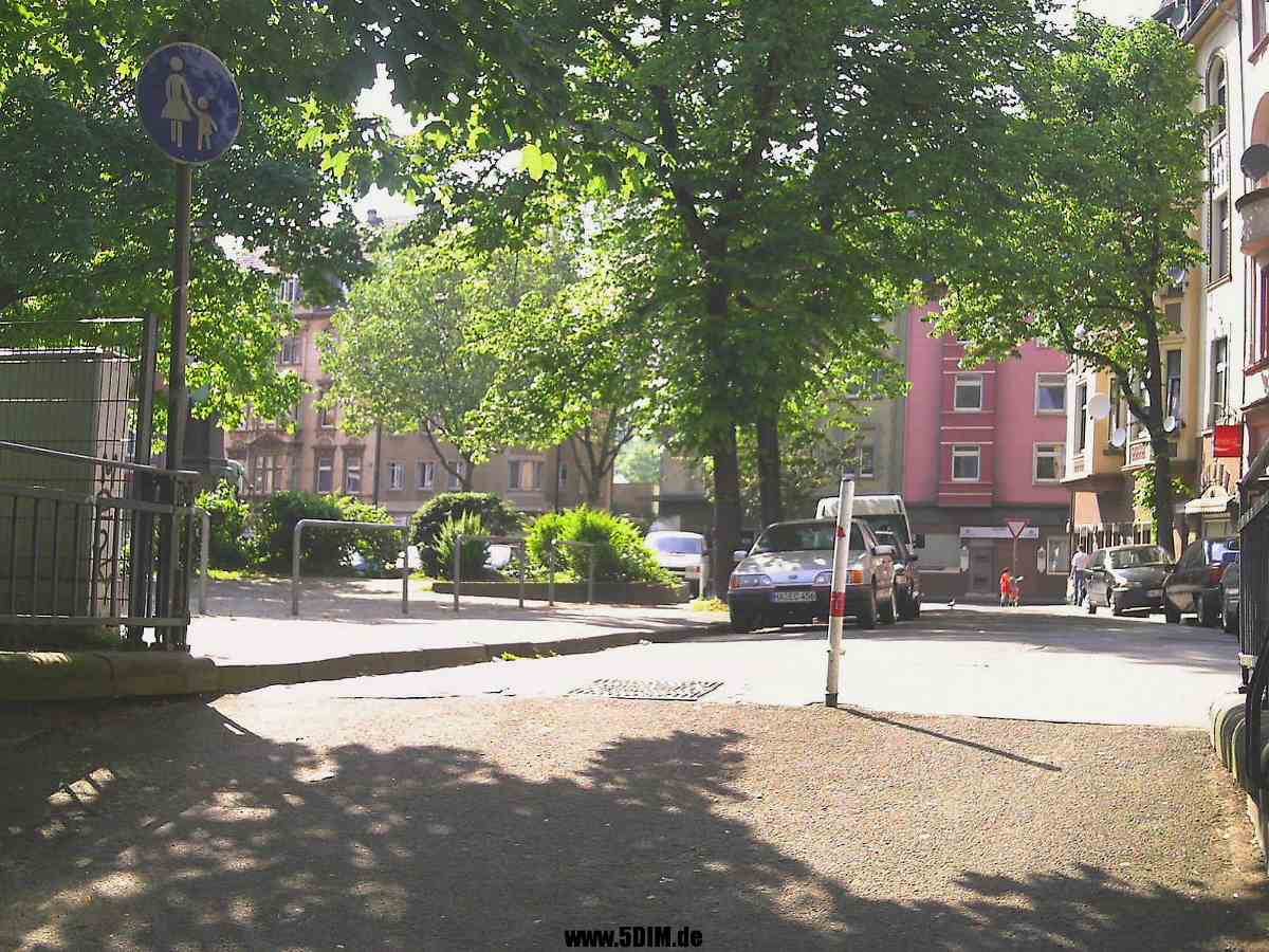 EU/D/NRW/HA/Wehringhausen/Bodelschwinghplatz/Bachstrasse/20050528s1652_IMAG0112_EU_D_NW_HA-Wehringhausen_Bodelschwinghplatz_von_der_Unterfuehrung_aus_1200x0900