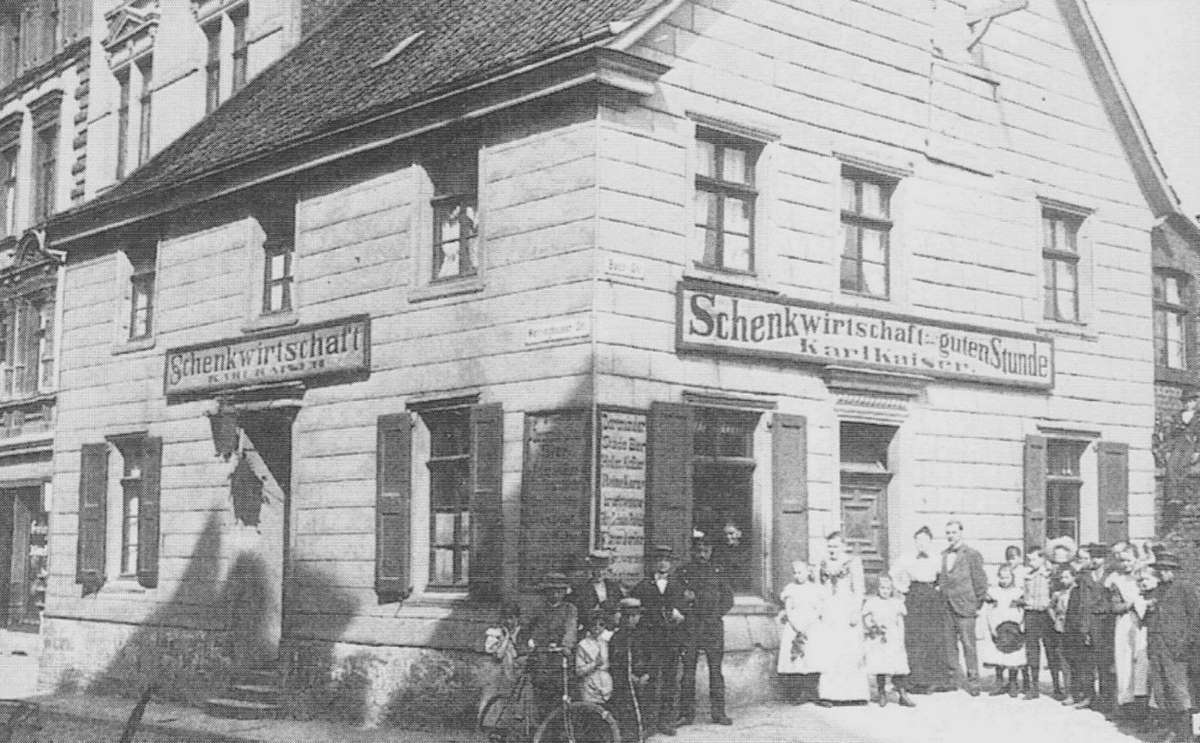 EU/D/NRW/HA/Wehringhausen/Bodelschwinghplatz/SW-Foto_EU_D_NW_HA-Wehringhausen_WehringhauserStrasse_Ecke_Bachstrasse_Schenkwirtschaft_zur_guten_Stunde_Karl_Kaiser_1200x0743