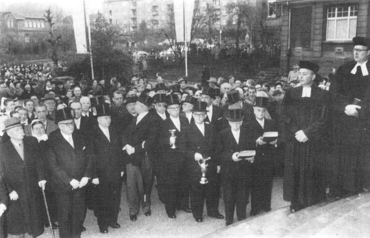 EU/D/NRW/HA/Wehringhausen/Langestrasse/Gutenbergstrasse/19541128_SW-Foto_EU_D_NW_HA-Wehringhausen_Gutenbergstrasse_Wiedereinweihung_Pauluskirche_1200x0722