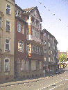 EU/D/NRW/HA/Wehringhausen/WehringhauserStrasse/20050528_1638_IMAG0094_Mietshaus_gegenueber_Minervastrasse