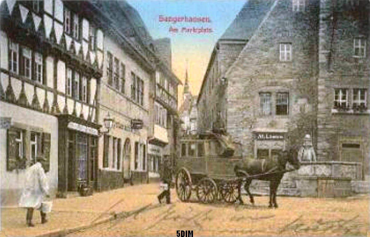 EU/D/SA/SGN/Sangerhausen/Spenglermuseum/Markt/colorierte_AK_EU_D_SA_SGN_Sangerhausen_Marktplatz_mit_Kutsche_und_Rathaus_1914_1200x0769