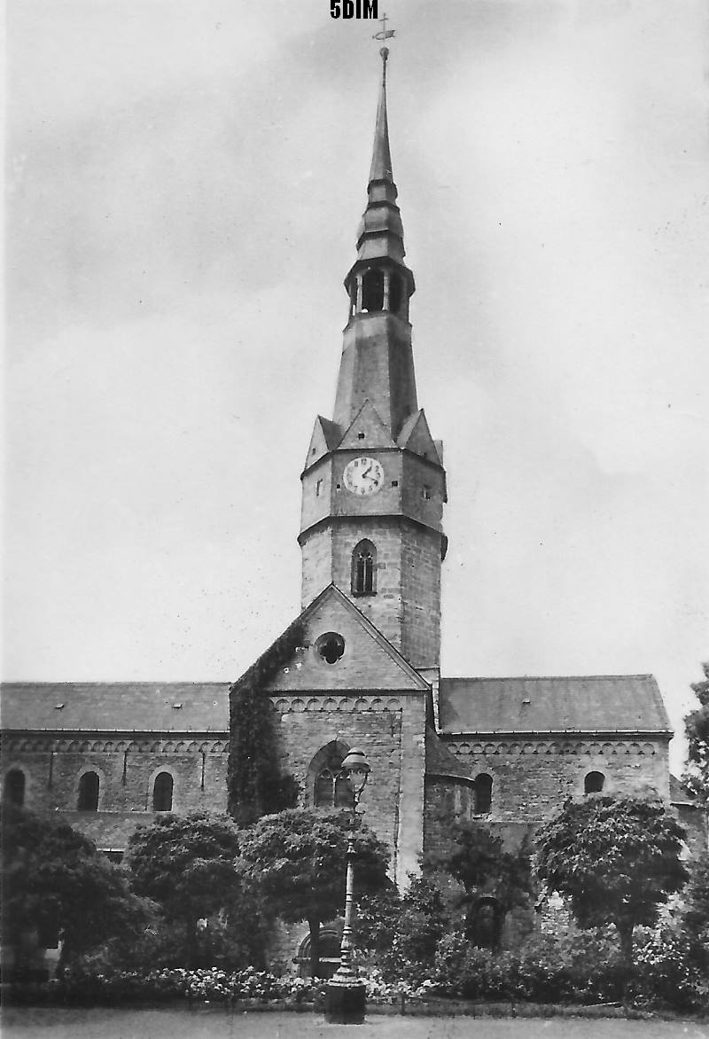 EU/D/SA/SGN/Sangerhausen/SW-Foto_EU_D_SA_SGN_Sangerhausen_Ullrichkirche_1956_0800x1172