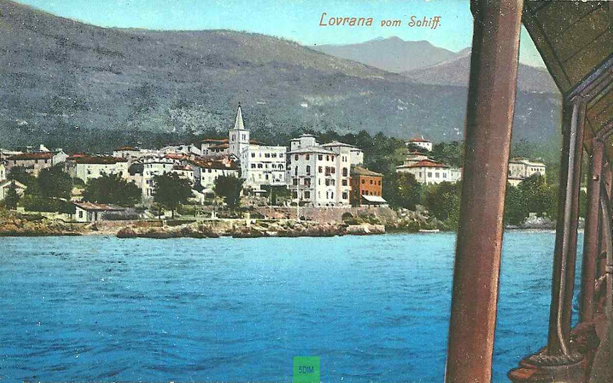 EU/HR/Istrien/Opatijskarivijera/Lovran/Kueste/colorierte_AK_EU_HR_Istrien_Lovran_Panorama_vom_Meer_aus_19140608