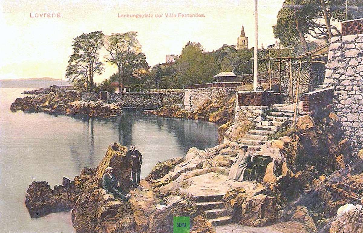 EU/HR/Istrien/Opatijskarivijera/Lovran/Nordstrand/colorierte_AK_EU_HR_Istrien_Lovran_Nordkueste_VillaFernandea_Anlegestelle_um_1910