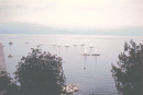 HR/Istrien/Opatijskarivijera/MoscenickaDraga/Hauptstrand/198606xx_MD_Sipar_Regattaboote_am_Denkmal