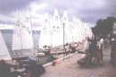 HR/Istrien/Opatijskarivijera/MoscenickaDraga/Hauptstrand/198606xx_MD_Sipar_Regattaboote_in_der_Daemmerung