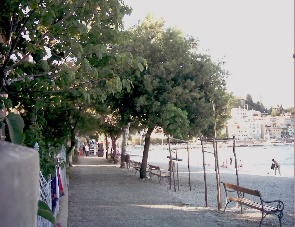 HR/Istrien/Opatijskarivijera/MoscenickaDraga/Strandpromenade/20040611_18xx_14_Hauptstrand