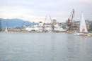 EU/HR/Kvarner/Rijeka/Hafen/20080613-1144_IMGP2180_Rijeka_Hafen_Faehre_vor_Hochhaeusern