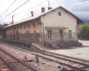 EU/SLO/Rakek/Bahnhof/20070602-1247_DSCI0087_SLO_Rakek_Bahnhof_Schuppen