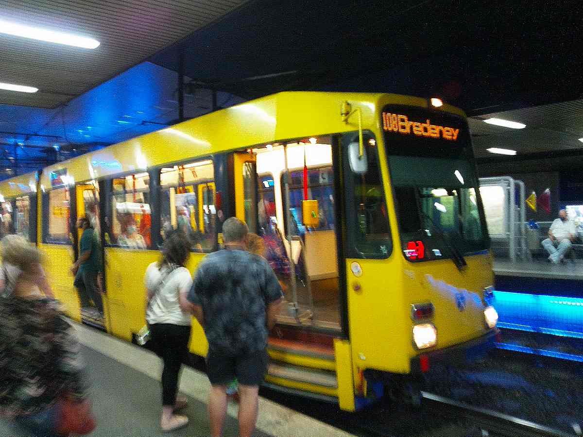 EU/D/NW/E/20220719s1044_DSC_0006_EU_D_NW_E-City_EssenHbf_Tram108_nach_Bredeney_1200x0900